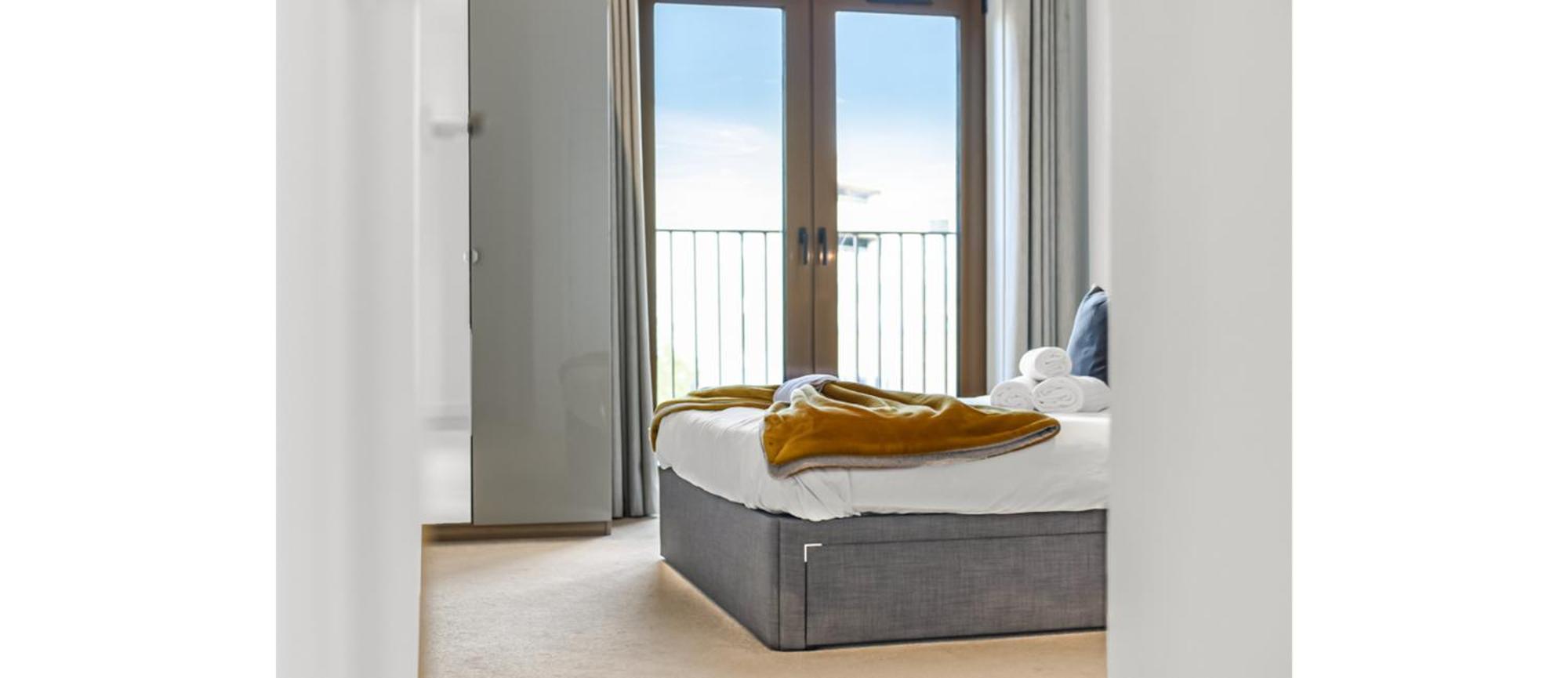 Metropolitan Luxury: Chic 2br Flat In St. Albans Apartment St Albans